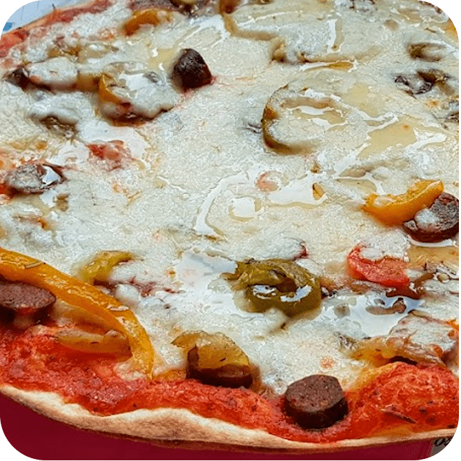 Plus de 20 variétés de pizzas sont disponibles, des plus traditionnelles aux plus atypiques